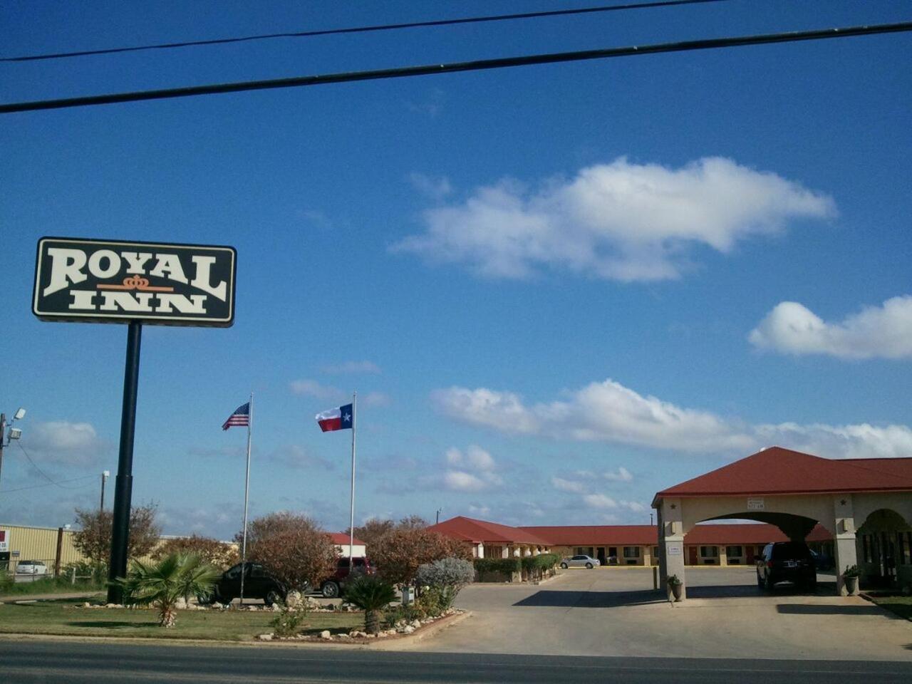 Royal Inn Pearsall Zewnętrze zdjęcie